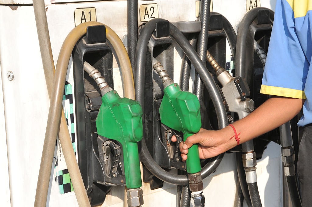 तेल के दामों लगी आग, मुंबई में  78 के पार पहुंचा पेट्रोल, डीज़ल ने भी लगाई छलांग