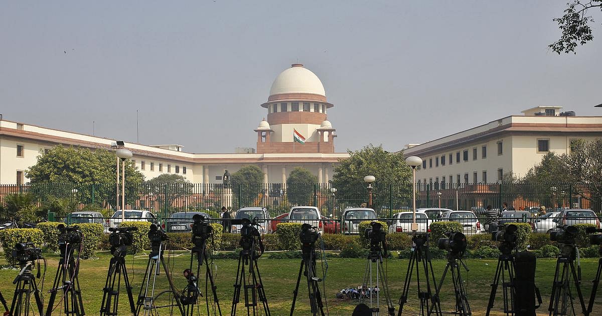 कश्मीर: 370 हटाने, आम लोगों और मीडिया पर पाबंदियां लगाने के खिलाफ दायर याचिकाओं पर सुप्रीम कोर्ट में सुनवाई आज