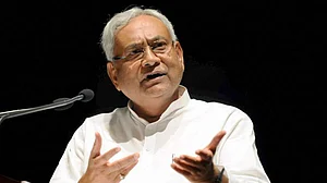 हाईकोर्ट के आदेश के बाद भी हज़ारों फर्जी शिक्षकों का पता नहीं लगा पाई नीतीश सरकार, अब एक लाख और करेगी बहाल