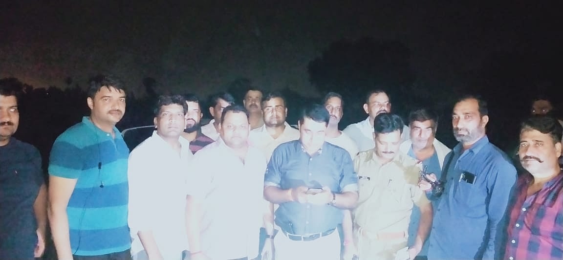दिल्ली पुलिस स्पेशल सेल ने किया मेरठ में एनकाउंटर, 3 बदमाश गिरफ्तार, लूटी थीं एके-47  