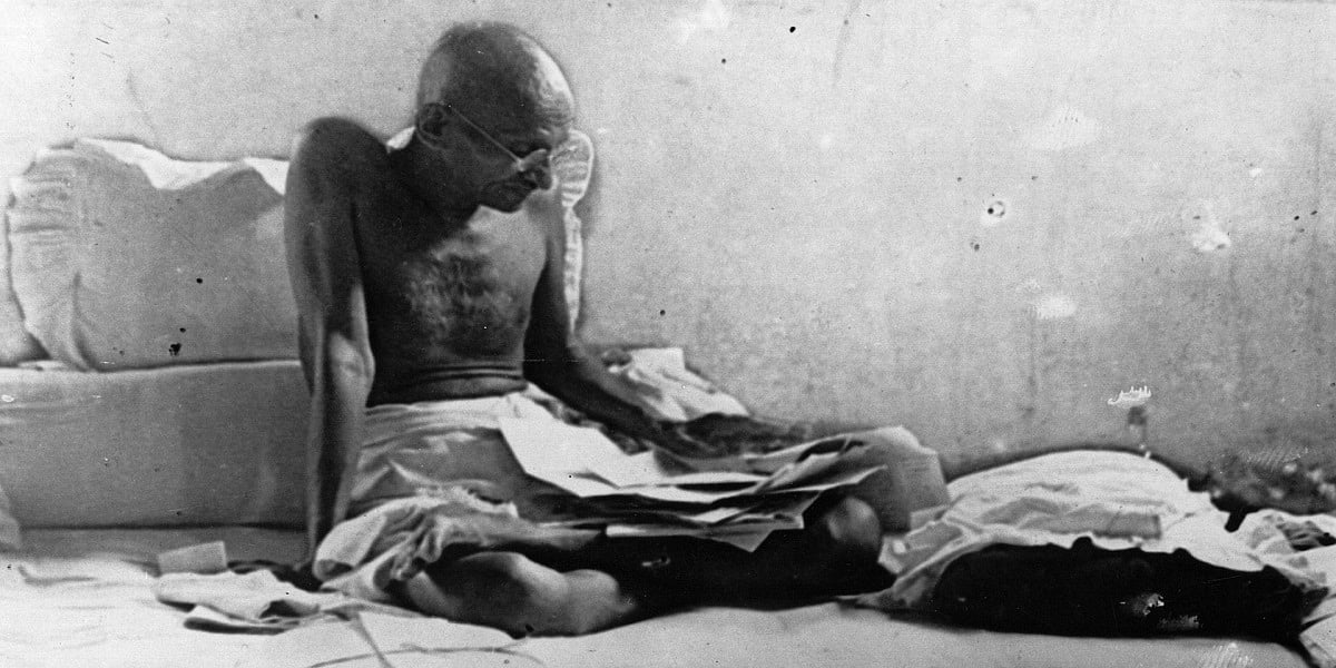 सार्वजनिक धन पर गरीबों का हक मानते थे गांधी जी, उस विचार के खिलाफ है मोदी सरकार का कॉरपोरेट टैक्स कटौती