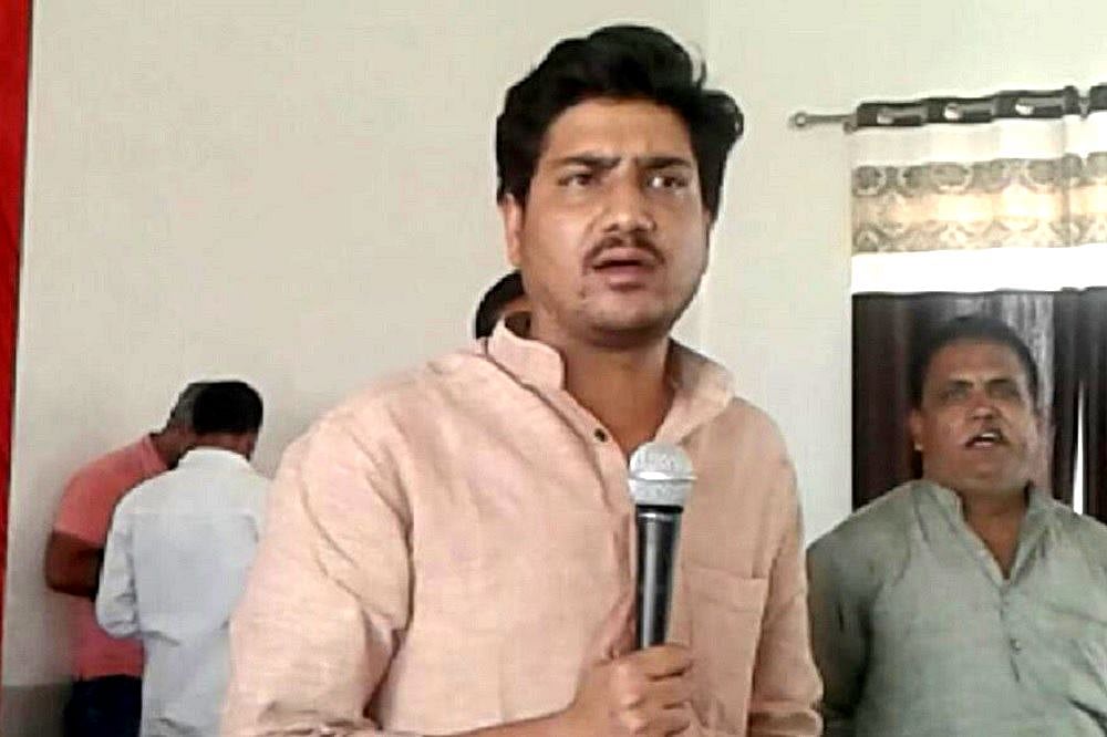 उत्तर प्रदेश: समाजवादी पार्टी के इस विधायक पर लटकी कुर्की की तलवार, कोर्ट कर चुका है भगोड़ा घोषित