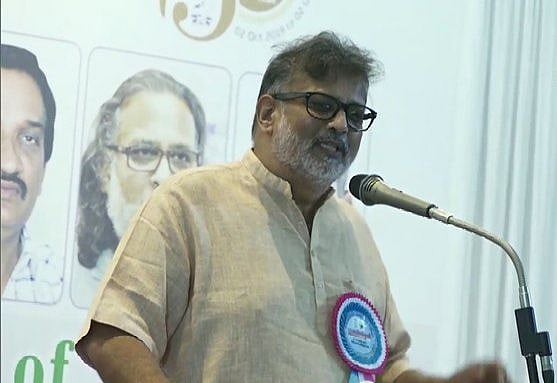 सावरकर को भारत रत्न देने की मांग पर  बापू के पोते ने उठाए सवाल, कहा- कोर्ट ने  किया बरी, निर्दोष नहीं ठहराया