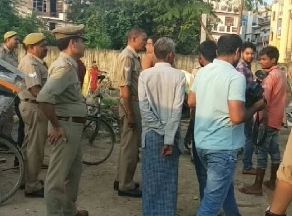 उत्तर प्रदेश में योगी सरकार का NRC की ओर पहला कदम? लखनऊ में पुलिस ने की छापेमारी, दस्तावेजों की जांच की