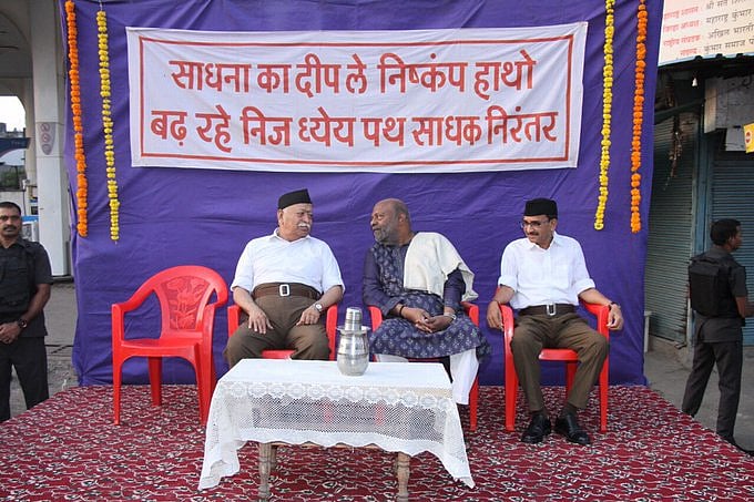 PM Modi के बाद अब RSS प्रमुख ने देश के जख्मों पर छिड़का नमक, विजयदशमी पर बोले- भारत में सबकुछ अच्छा चल रहा है