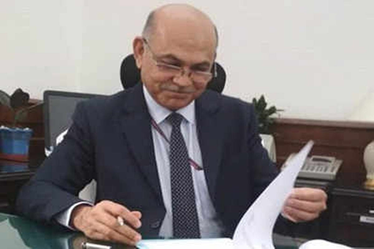 महिला IT अफसर का दावा- CBDT चेयरमैन ने अपनी कुर्सी पक्की करने के लिए विपक्षी नेता के खिलाफ मारे छापे !   