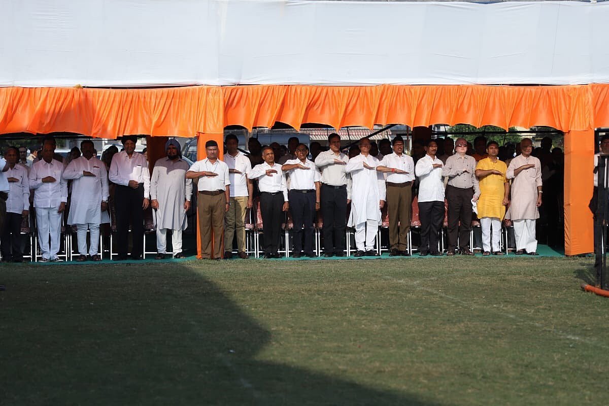 PM Modi के बाद अब RSS प्रमुख ने देश के जख्मों पर छिड़का नमक, विजयदशमी पर बोले- भारत में सबकुछ अच्छा चल रहा है
