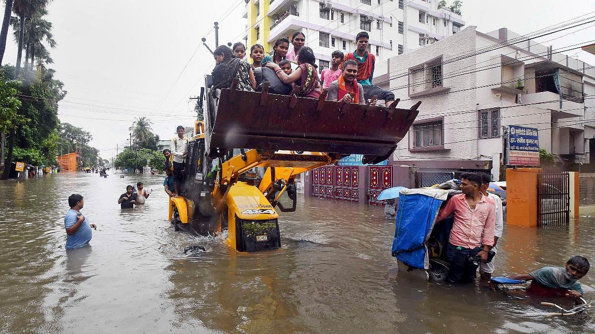 बिहार ‘रिपब्लिक’ में अब आरोपों की बाढ़, पटना के हालात को लेकर बीजेपी-जेडीयू गठबंधन में तकरार
