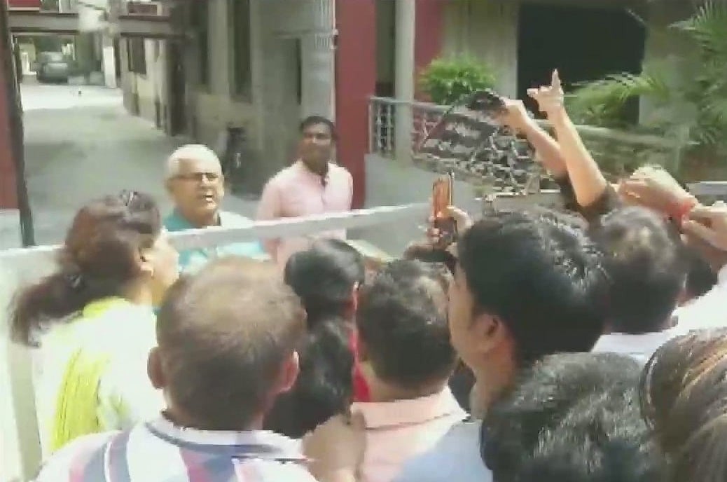 बिहार की राजधानी पटना में जलभराव से लोगों का फूटा गुस्सा, सड़क पर उतरे, डिप्टी सीएम के घर के बाहर किया हंगामा