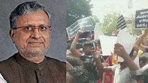बिहार की राजधानी पटना में जलभराव से लोगों का फूटा गुस्सा, सड़क पर उतरे, डिप्टी सीएम के घर के बाहर किया हंगामा