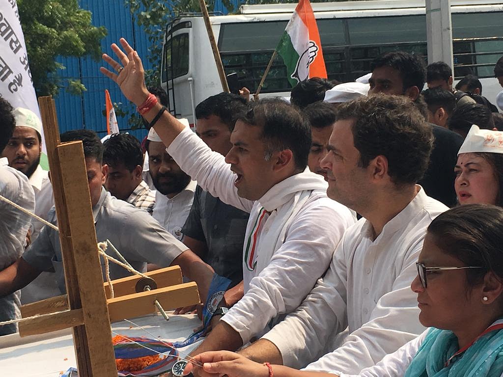 गांधी 150: दिल्ली में राहुल गांधी की अगुवाई में कांग्रेस ने निकाली ‘गांधी संदेश यात्रा’, उमड़ा जनसैलाब