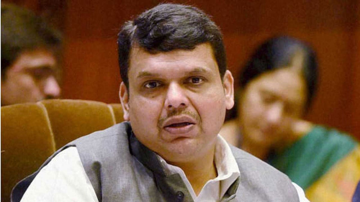 महाराष्ट्र चुनाव से पहले बीजेपी को बड़ा झटका, CM फडणवीस पर चुनावी हलफनामे में गलत जानकारी देने का चलेगा केस