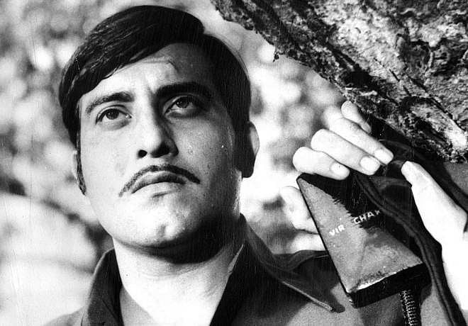 जन्मदिन विशेष: आखिर गुलज़ार ने क्या देखा था विनोद खन्ना में जो ‘अचानक’ ले लिया अपनी फिल्म में 