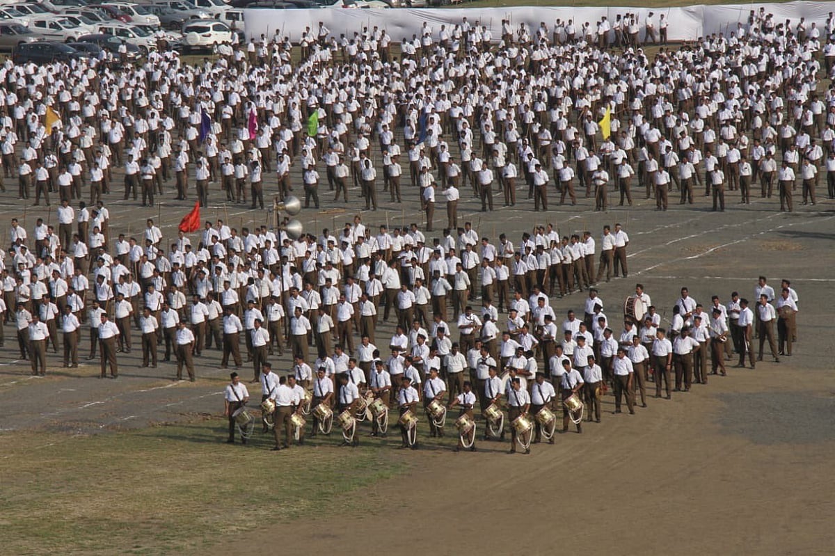 PM Modi के बाद अब RSS प्रमुख ने देश के जख्मों पर छिड़का नमक, विजयदशमी पर बोले- भारत में सबकुछ अच्छा चल रहा है