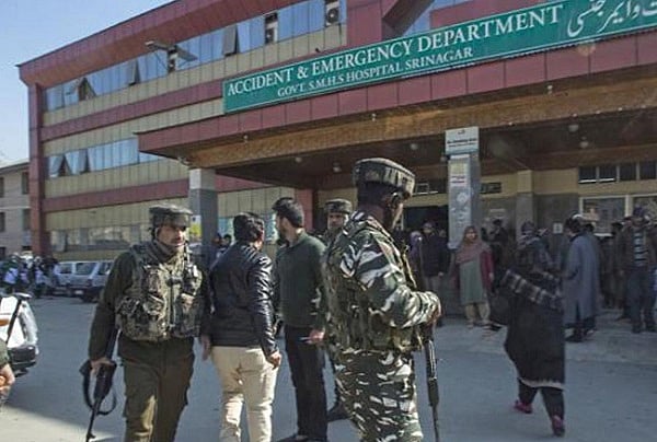 कश्मीर के हालात पर UN ने जताई चिंता, अमेरिकी सीनेटर बोले- लोकतांत्रिक सिद्धांतों का पालन करे मोदी सरकार