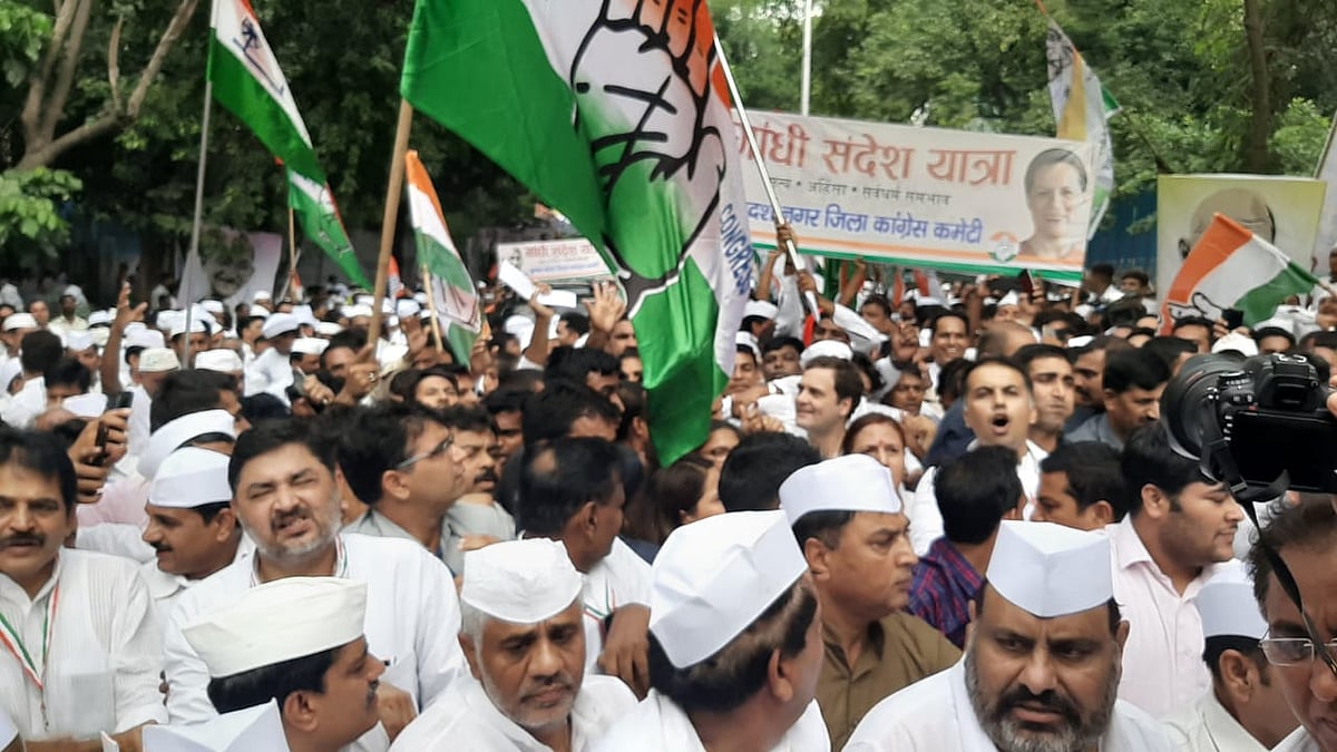गांधी 150: दिल्ली में राहुल गांधी की अगुवाई में कांग्रेस ने निकाली ‘गांधी संदेश यात्रा’, उमड़ा जनसैलाब