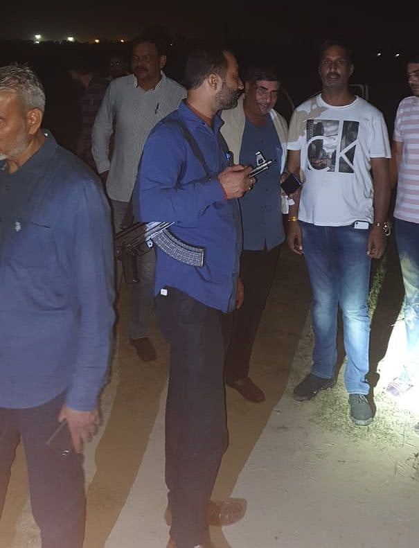 दिल्ली पुलिस स्पेशल सेल ने किया मेरठ में एनकाउंटर, 3 बदमाश गिरफ्तार, लूटी थीं एके-47