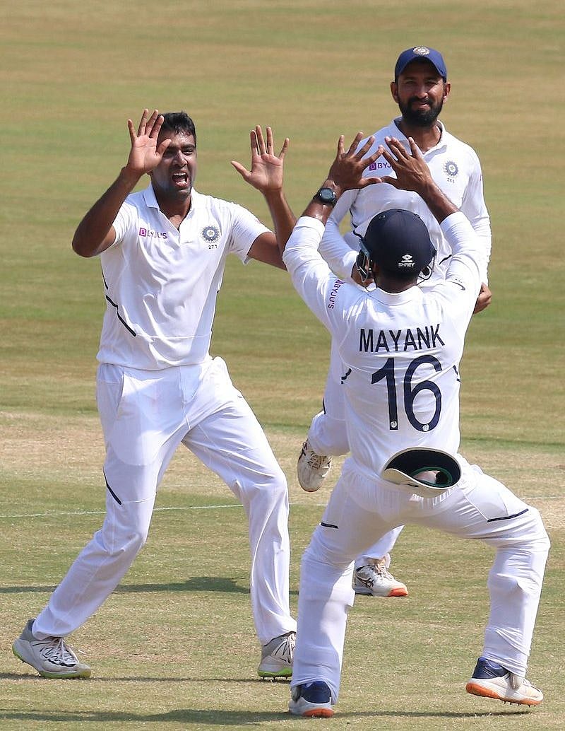 IND Vs SA 1st Test Match: टीम इंडिया ने साउथ अफ्रीका को 203 रनों से हराया, सीरीज में 1-0 की ली बढ़त