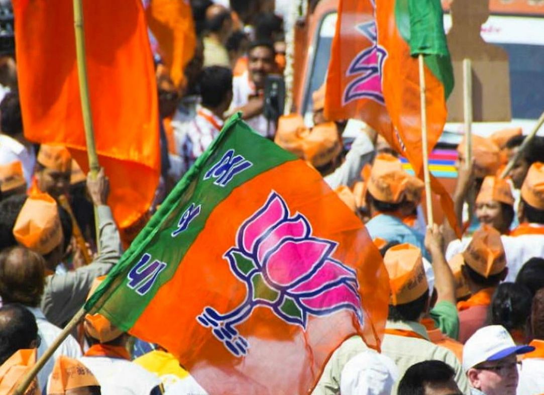 यूपी: सत्ता के नशे में चूर बीजेपी विधायक के बिगड़े बोल, अधिकारियों को कहा- जूते मारकर कराऊंगा काम, वीडियो वायरल