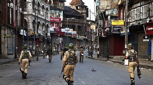 कश्मीर के हालात पर UN ने जताई चिंता, अमेरिकी सीनेटर बोले- लोकतांत्रिक सिद्धांतों का पालन करे मोदी सरकार