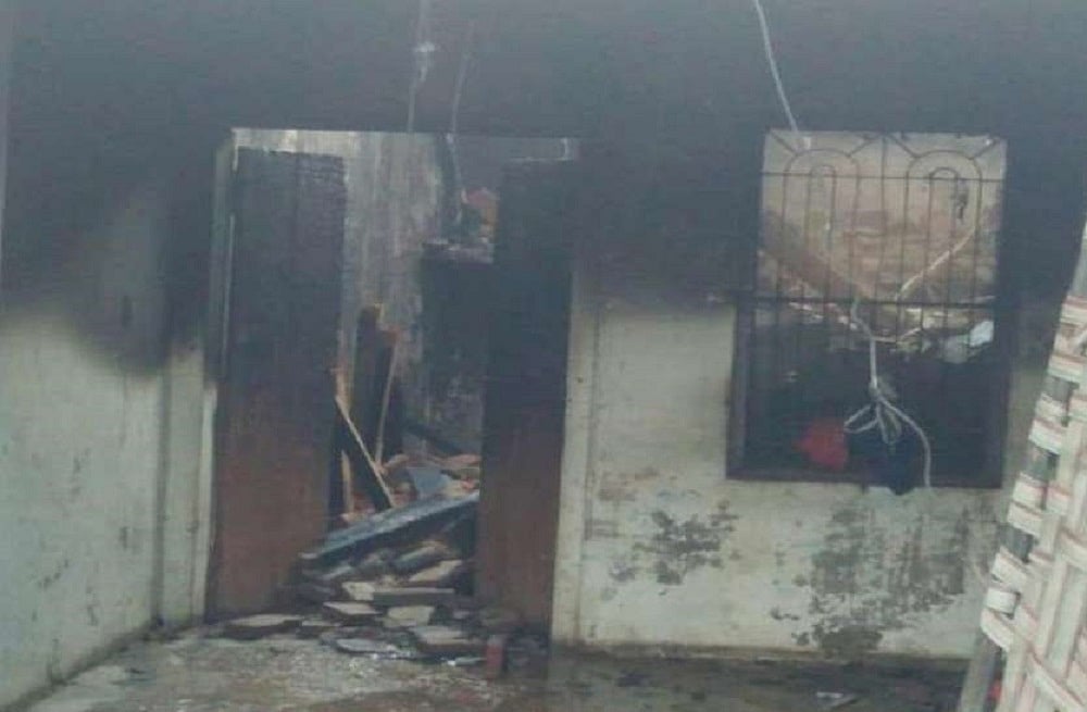 उत्तर प्रदेश: झांसी में एक घर में आग लगने से एक ही परिवार के 4 लोगों की जिंदा जलकर मौत