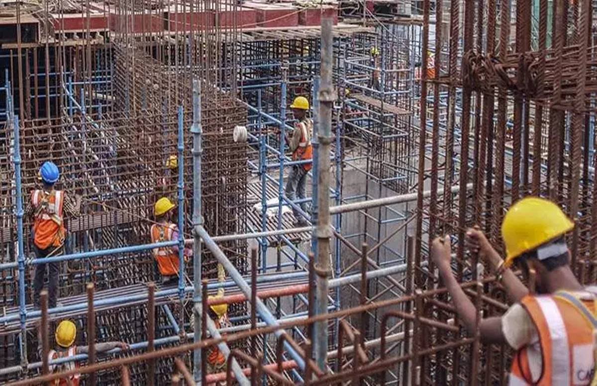  आर्थिक मोर्चे पर मोदी सरकार को एक और झटका, अगस्त में औद्योगिक उत्पादन गिरकर 1.1 फीसदी हुई
