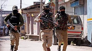 जम्मू-कश्मीर मुद्दे पर बौखलाया पाकिस्तान भारत पर कर सकता है आतंकी हमला, अमेरिका ने चेताया