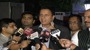 विकास की रफ्तार गिरने पर कांग्रेस ने कहा- बीजेपी के लिए जीडीपी- गोडसे डिवाइसिव पॉलिटिक्स, जो चरम पर है