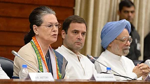 CPC की बैठक में सोनिया गांधी का बीजेपी पर हमला, बोलीं- महाराष्ट्र में BJP ने की सरकार बनाने की शर्मनाक कोशिश