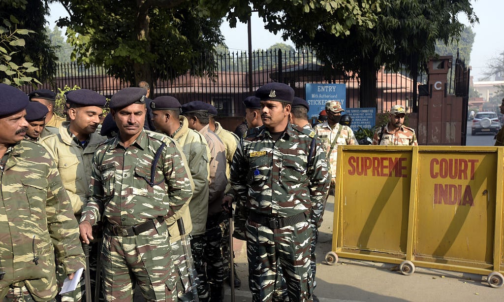 अयोध्या केस: सुप्रीम कोर्ट की तीन स्तरीय सुरक्षा, भगवान दास रोड पर आवागमन बंद, जजों की भी सुरक्षा बढ़ी