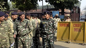 अयोध्या केस: सुप्रीम कोर्ट की तीन स्तरीय सुरक्षा, भगवान दास रोड पर आवागमन बंद, जजों की भी सुरक्षा बढ़ी
