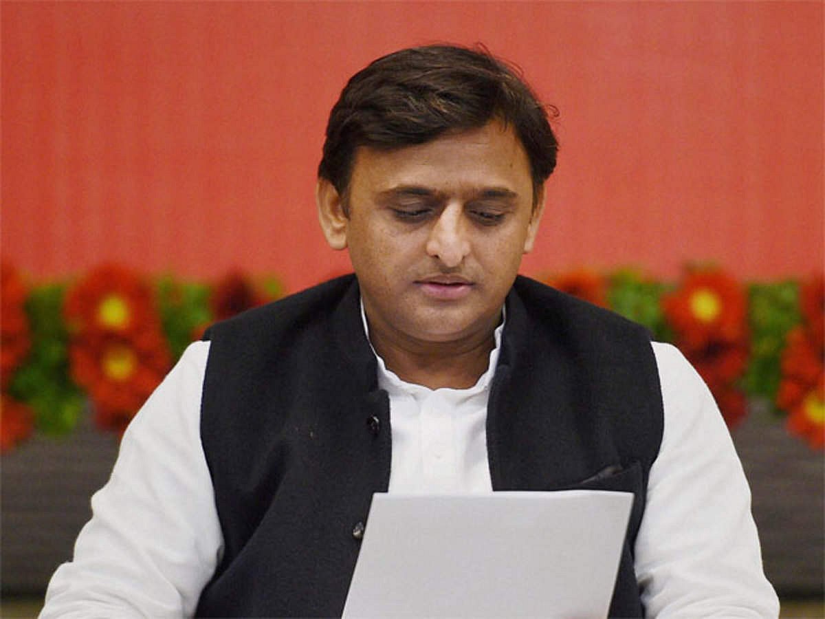 PF घोटाले पर अखिलेश यादव का खुलासा: BJP की अंदरूनी कलह से सामने आया  घोटाला, विधायक नहीं चाहते योगी रहें सीएम