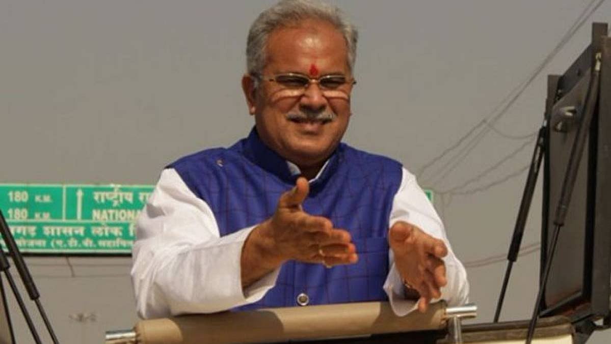 मोदी-शाह बताएं, गोडसे या गांधी के साथ, शुतुरमुर्ग बनने से नहीं चलेगा काम : बघेल