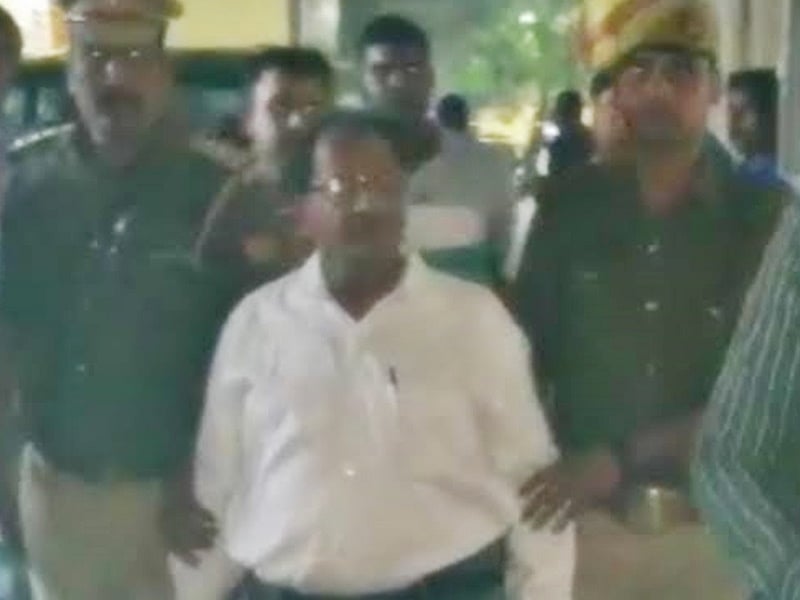 उत्तर प्रदेश ईपीएफ घोटाले में दो पूर्व आला अफसर गिरफ्तार, मामले की जांच सीबीआई करेगी  