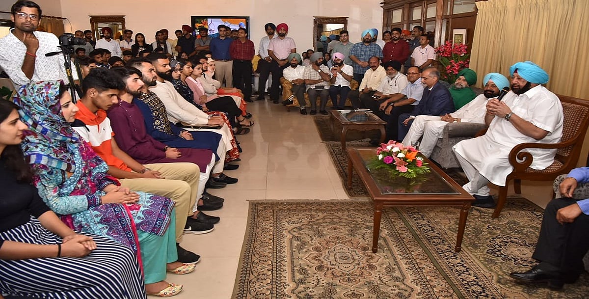 बदतर होते जा रहे हैं बाहर पढ़ने वाले कश्मीरी छात्रों के हालात, पंजाब में सीएम अमरिंदर के आदेश से मिली राहत