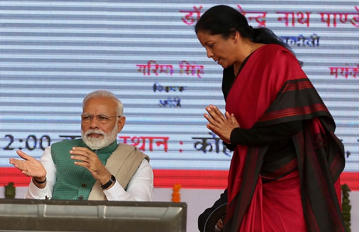 मोदी सरकार के नाम  एक और रिकॉर्ड ! उपभोक्ता खर्च में 40 साल में सबसे बड़ी गिरावट, देश में बढ़ रही गरीबों की संख्या  