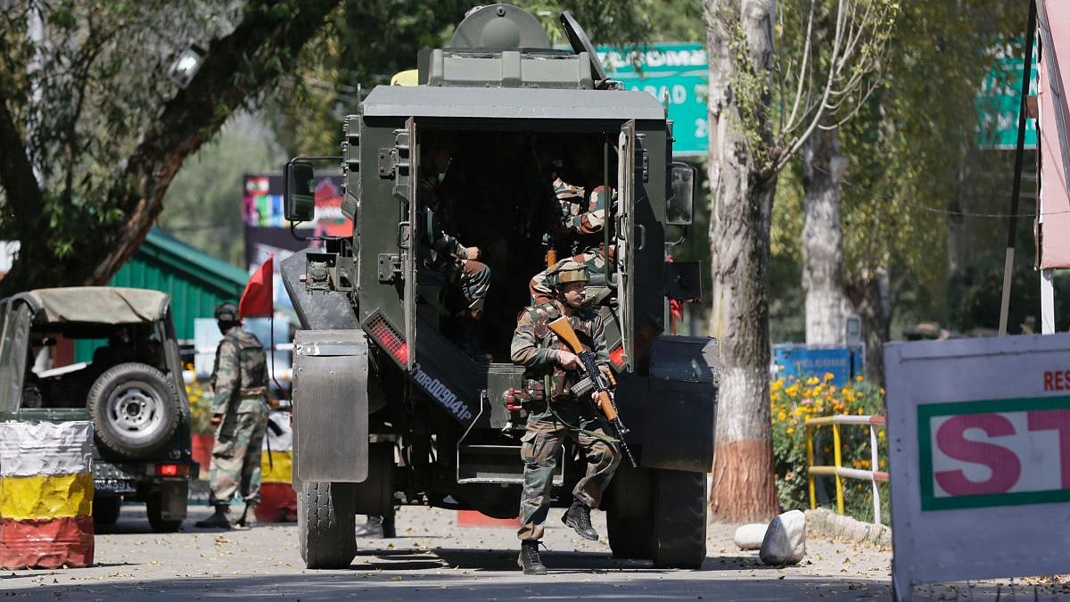 पुलवामा जैसे हमले के फिराक में थे आतंकी, पर मुस्तैद सेना ने उनके मंसूबों को इस तरह किया नाकाम
