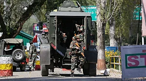 पुलवामा जैसे हमले के फिराक में थे आतंकी, पर मुस्तैद सेना ने उनके मंसूबों को इस तरह किया नाकाम