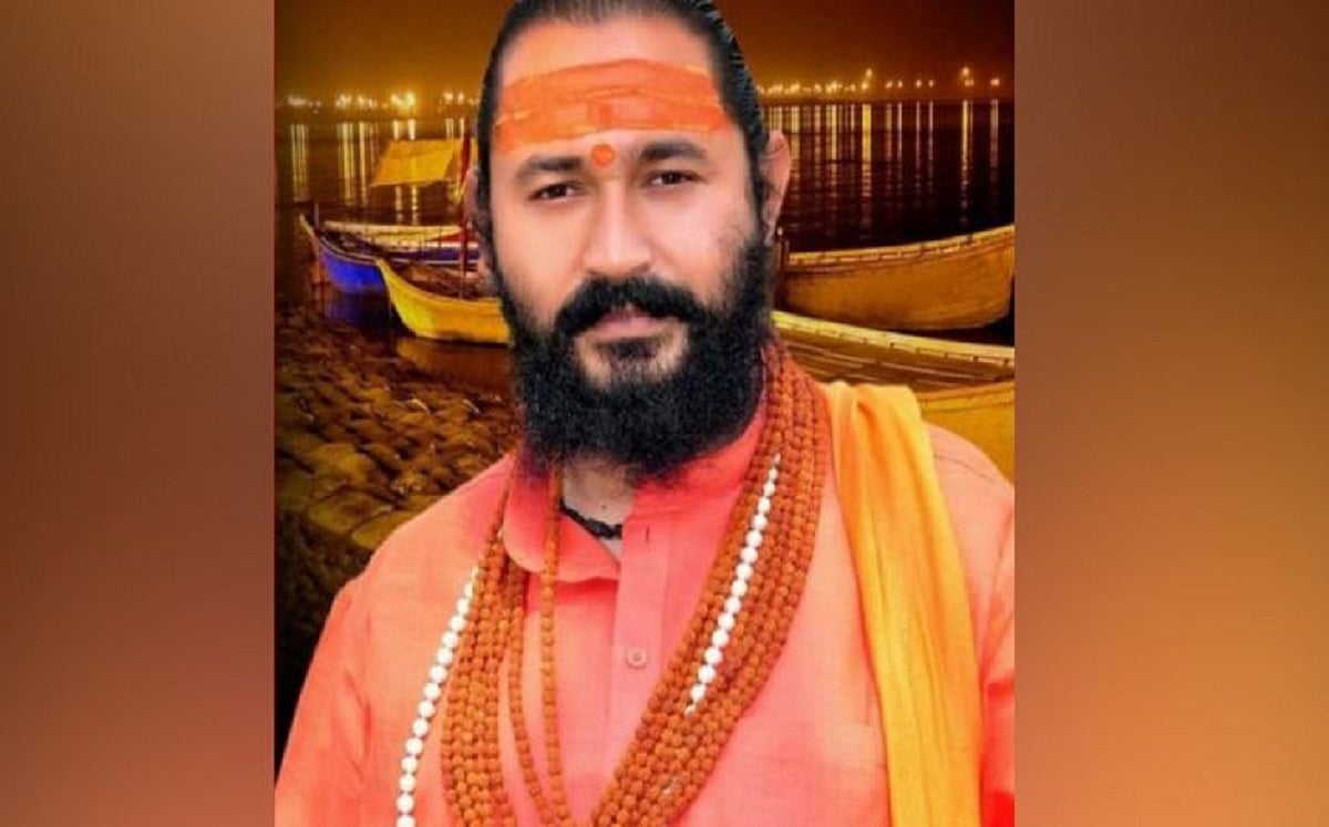 यूपी: प्रयागराज में निरंजनी अखाड़े के महंत आशीष गिरी ने गोली मारकर की आत्महत्या, मचा हड़कंप, सकते में साधु-संत