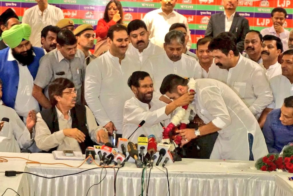चिराग पासवान बने LJP के राष्ट्रीय अध्यक्ष, फिल्मों-मॉडलिंग में किस्मत आजमाने के बाद ऐसे बने सियासत के ‘सिकंदर’