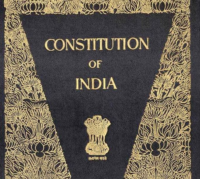 संविधान दिवस विशेष: हर दृष्टि से बेमिसाल है भारत का हस्तलिखित संविधान