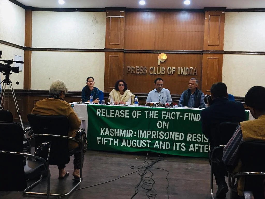 कश्मीर पर विशेष रिपोर्ट: प्रेस की आजादी पूरी तरह खत्म हो चुकी है घाटी में, न्यायपालिका भी नहीं है स्वतंत्र
