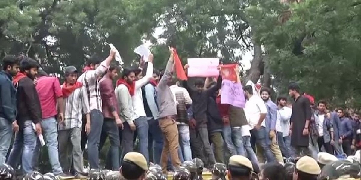जेएनयू विवाद: एबीवीपी भी उतरी फीस वृद्धि के खिलाफ, आंदोलन का समर्थन, मांगा एचआरडी मंत्री का इस्तीफा