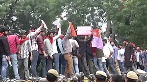 जेएनयू विवाद: एबीवीपी भी उतरी फीस वृद्धि के खिलाफ, आंदोलन का समर्थन, मांगा एचआरडी मंत्री का इस्तीफा