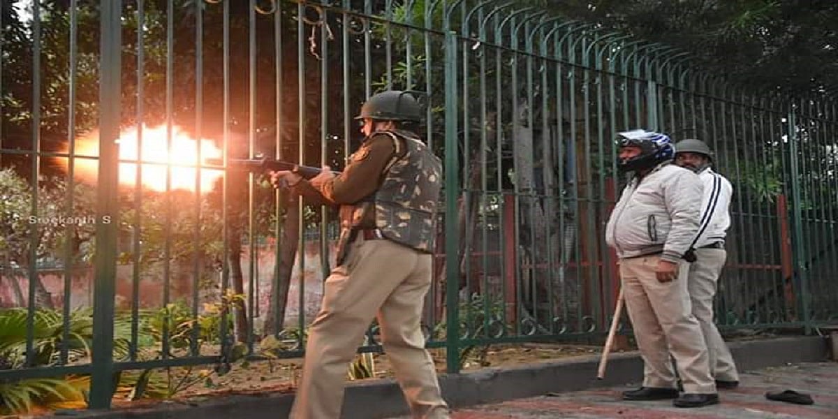 जामिया और एएमयू छात्रों को फिलहाल कोर्ट से संरक्षण नहीं, अदालतों ने सरकार और पुलिस से मांगा जवाब