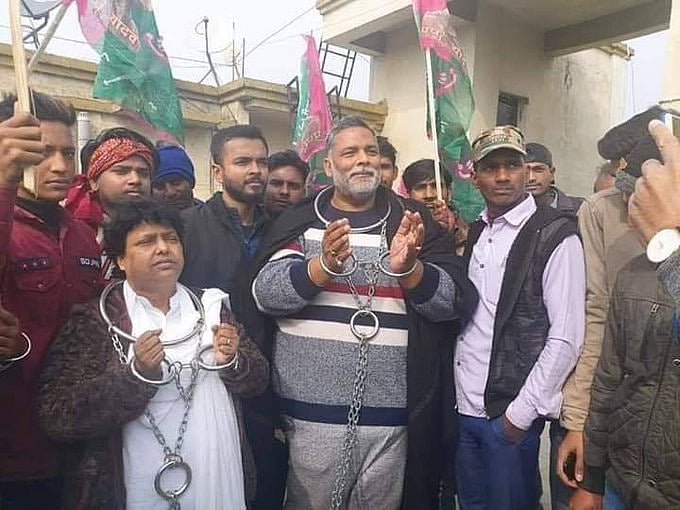 CAA के खिलाफ देश भर में प्रदर्शन, मुंबई में उमड़ा जनसैलाब, कई सितारे भी उतरे विरोध में
