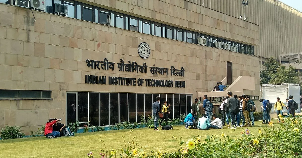 आईआईटी जैसे  संस्थानों को दिवालिया बनाने पर आमादा मोदी सरकार, चुनिंदा उद्योगपतियों की सिफारिश पर हो रहा खेल