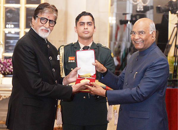 फिल्म जगत का सर्वोच्च सम्मान दादासाहेब फाल्के अवॉर्ड पाकर ‘बिग बी’ बोले-यह घर बैठकर आराम करने का संकेत तो नहीं?