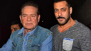 सिनेजीवन: ‘दबंग 3’ के लिए सलमान को मिला पिता सलीम का साथ और ‘होटल मुंबई’ ने इंडिया में की इतने करोड़ की कमाई