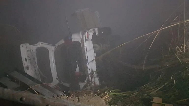 कोहरे का कहर: ग्रेटर नोएडा में नहर में गिरी कार, एक ही परिवार के 6 लोगों की मौत, 5 की हालत गंभीर